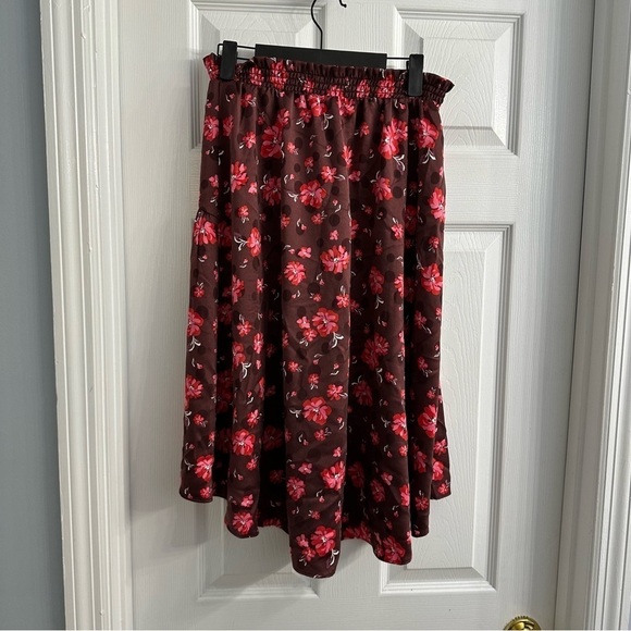 Draper James Skirt Waterfall Floral Pink Maroon Modest Dainty Flowy Size Small - Picture 4 of 5